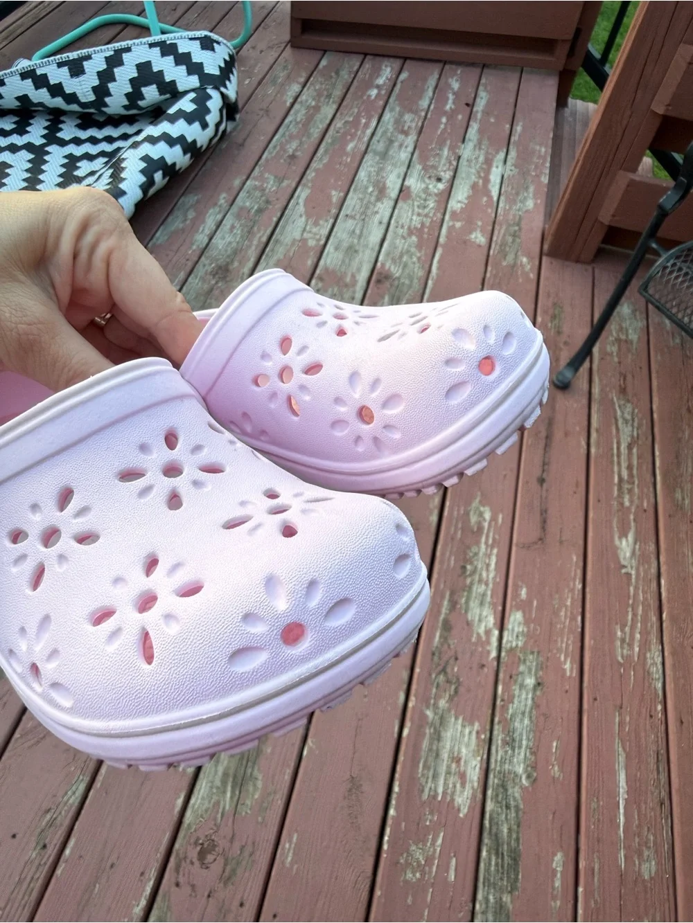 CROCS Kids Light Pink Floral Cutout Clogs
